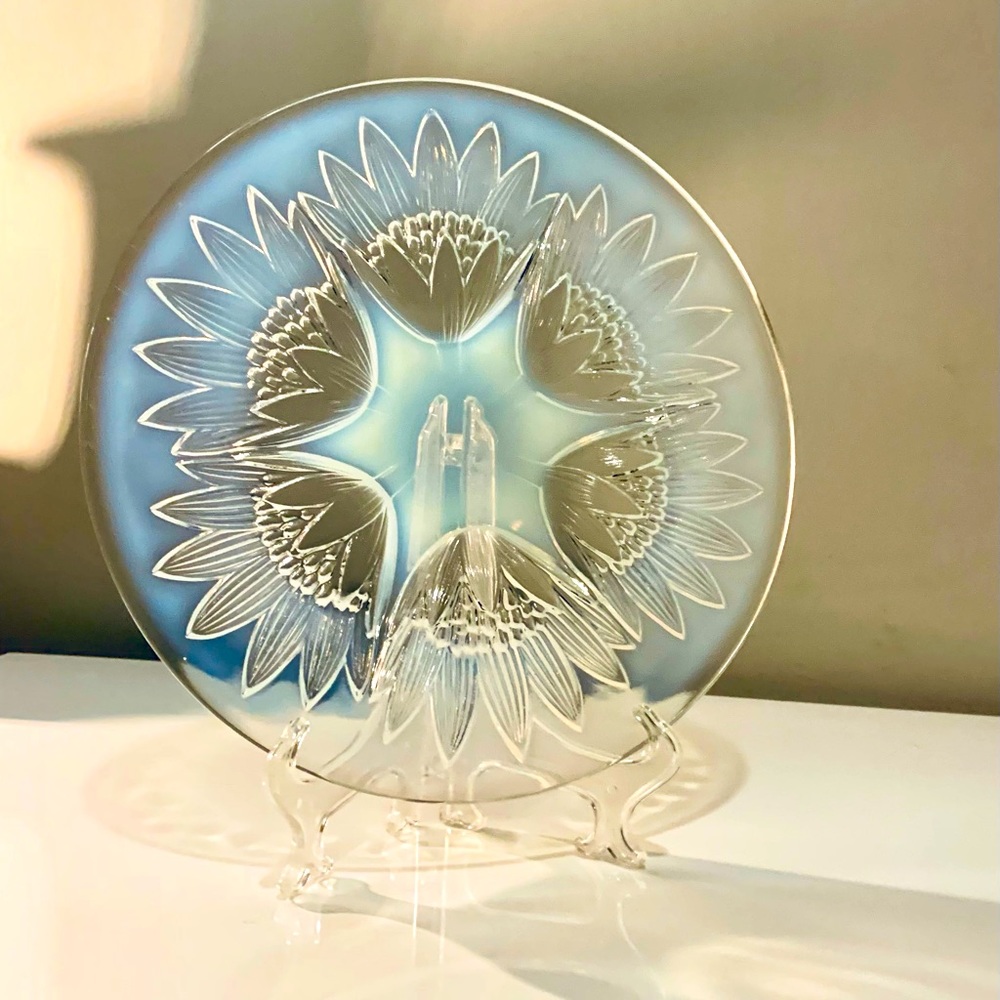 12” Art Deco Opalescent Art Glass Plate w/ Sunflower by Designer Pierre D’Avesn